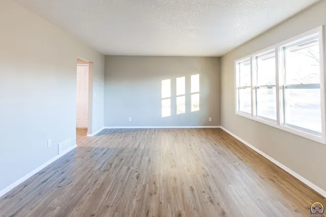 $174,500 | 2030 Southeast 37th Street, Topeka, KS 66605