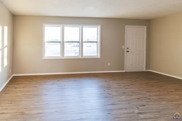 $174,500 | 2030 Southeast 37th Street, Topeka, KS 66605