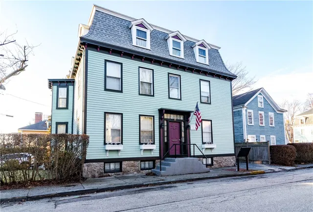 $3,400 | 21 School Street, Unit 4, Newport, RI 02840