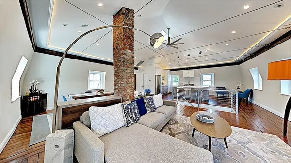 $3,400 | 21 School Street, Unit 4, Newport, RI 02840