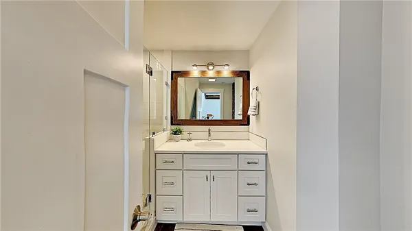 $3,400 | 21 School Street, Unit 4, Newport, RI 02840