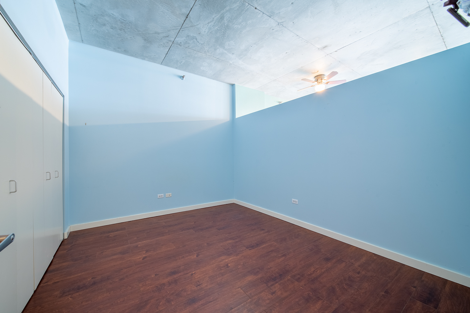 1720 South Michigan Avenue, Unit 2512 Chicago, IL 60616 - Photo 14 of 18 a view of an empty room