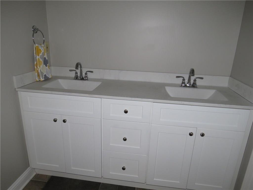 82 Lookout Ridge Drive Columbus, IN 47201 - Photo 11 of 22 Gallery Image 11