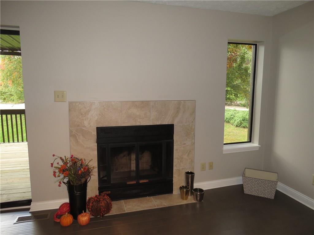 82 Lookout Ridge Drive Columbus, IN 47201 - Photo 3 of 22 Gallery Image 3
