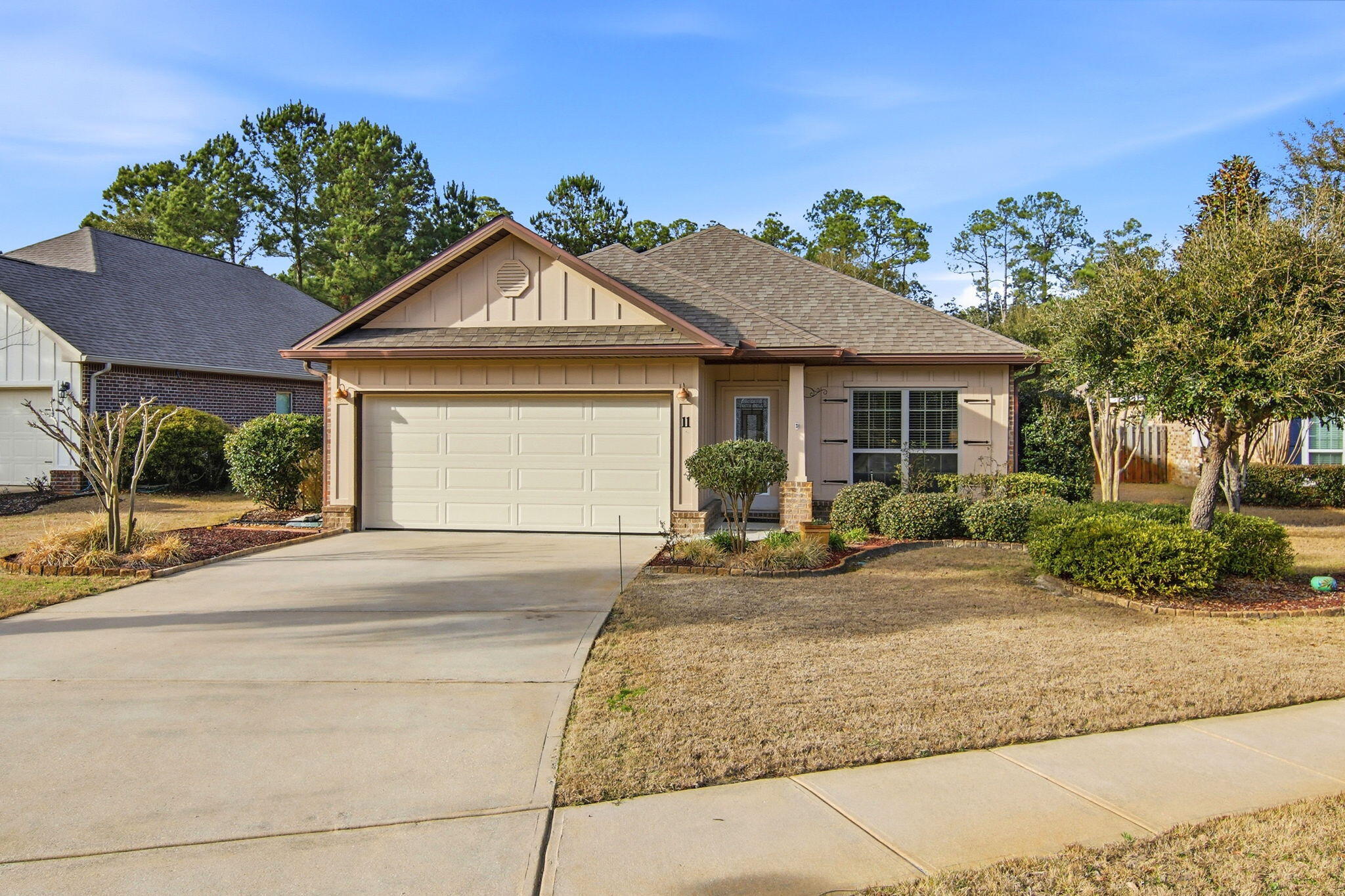 2-001_F8_11 Hemingway Ln