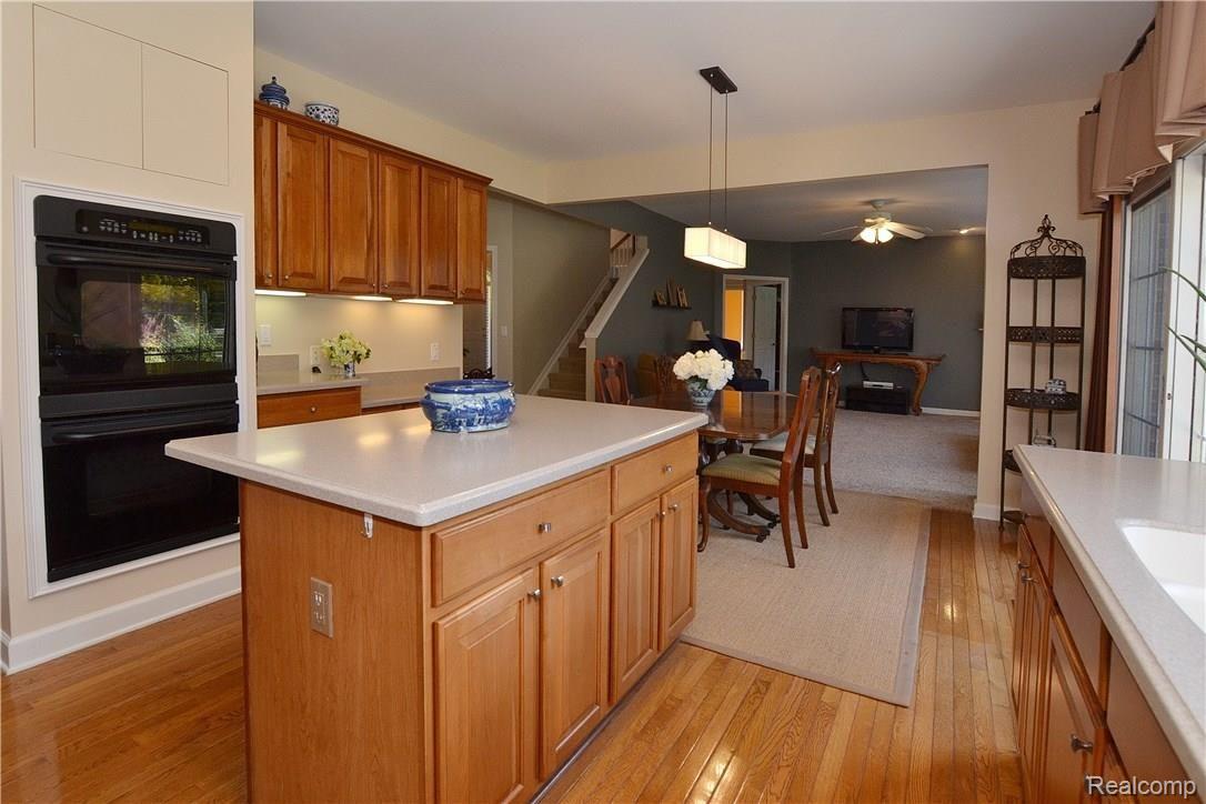 2462 Selkirk Street Rochester, MI 48306 - Photo 14 of 41 View To Great Room