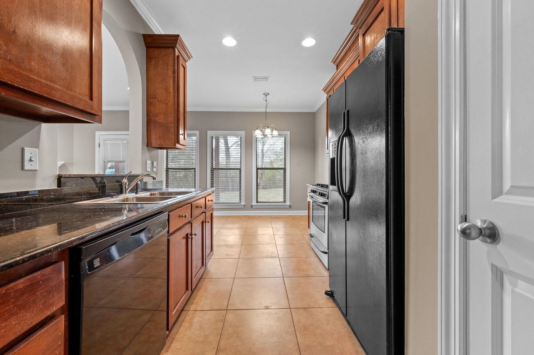 9381 Sable Court Daphne, AL 36526 - Photo 14 of 42 Kitchen