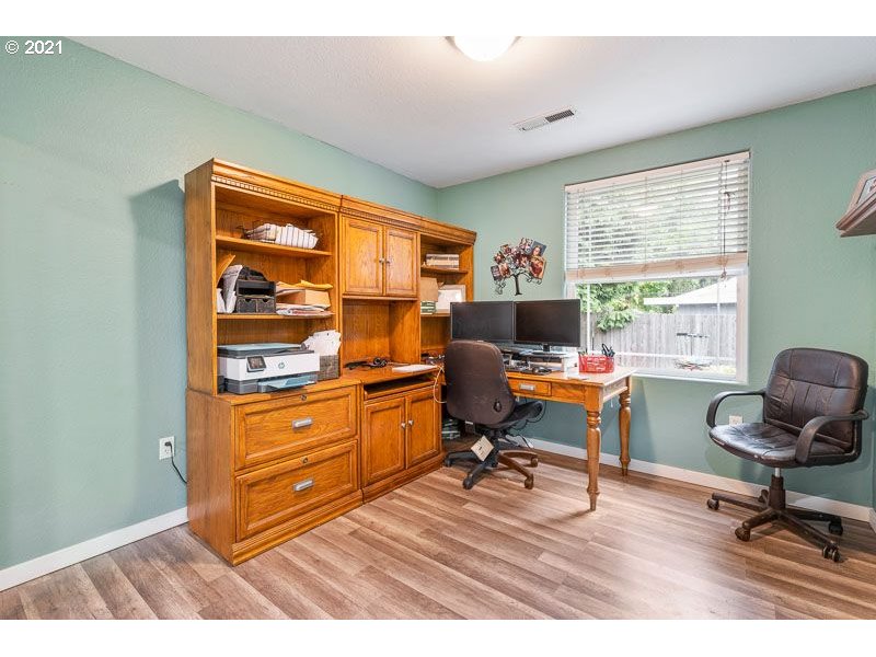 403 Hrubetz Road Southeast Salem, OR 97302 - Photo 14 of 27 Gallery Image 14