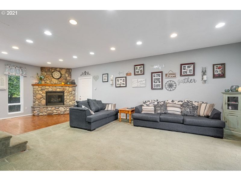 403 Hrubetz Road Southeast Salem, OR 97302 - Photo 3 of 27 Gallery Image 3