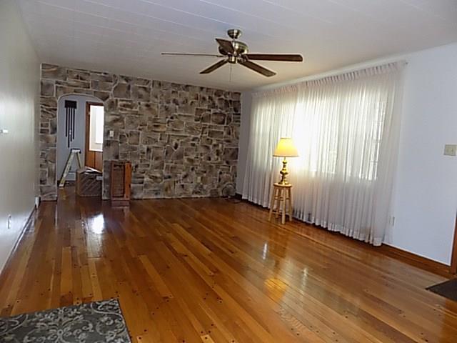3040 River Road Vandergrift, PA 15690 - Photo 3 of 15 Gallery Image 3