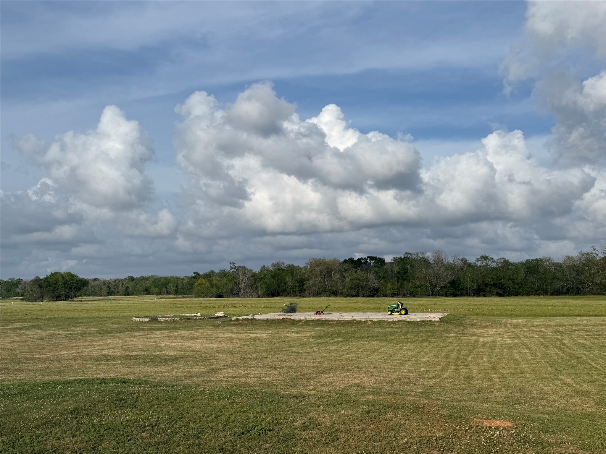 225 Cripple Creek Lane Angleton, TX 77515 - Photo 8 of 13 a view of an ocean and beach