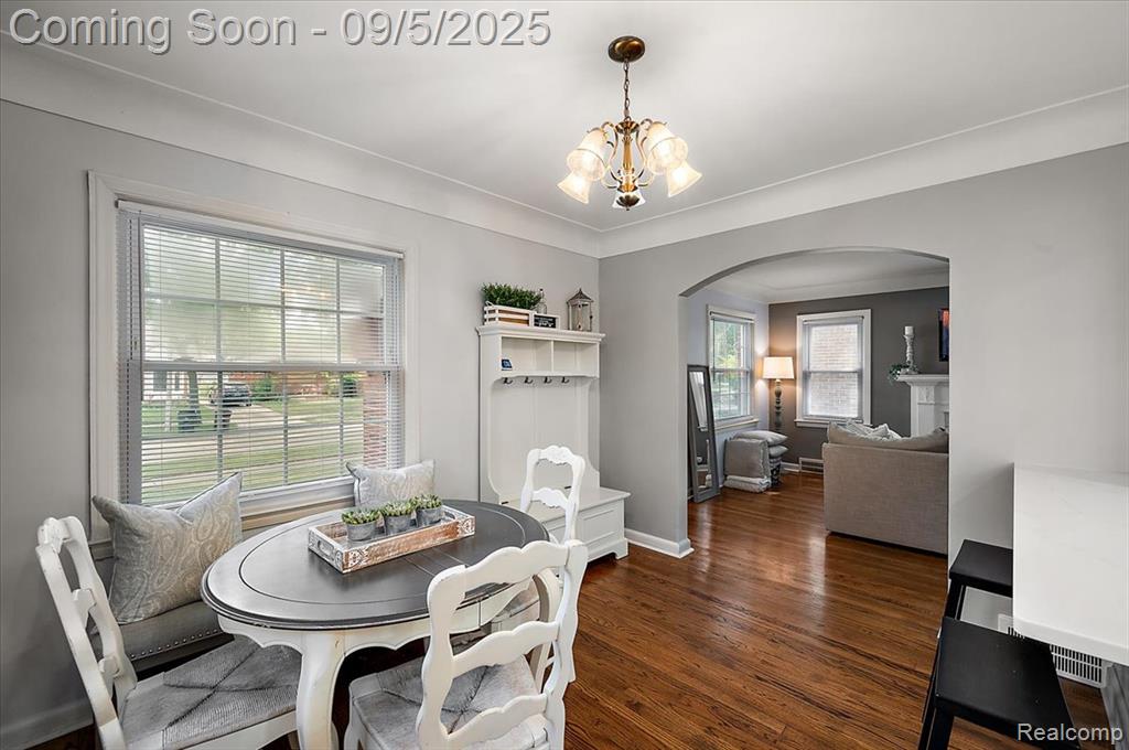 2151 Hawthorne Road Grosse Pointe Woods, MI 48236 - Photo 9 of 38