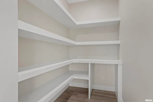 $549,900 | 404 Sundown Lane, Chatham, IL 62629