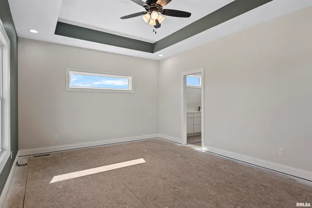 $549,900 | 404 Sundown Lane, Chatham, IL 62629