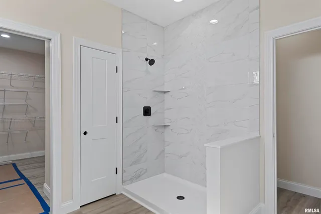 $549,900 | 404 Sundown Lane, Chatham, IL 62629