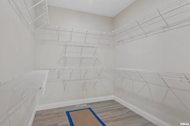 $549,900 | 404 Sundown Lane, Chatham, IL 62629