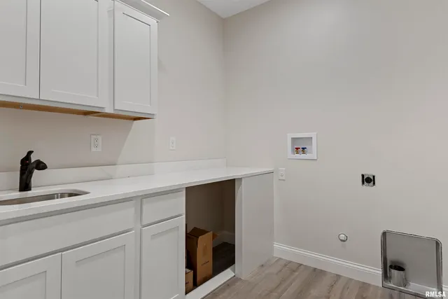 $549,900 | 404 Sundown Lane, Chatham, IL 62629