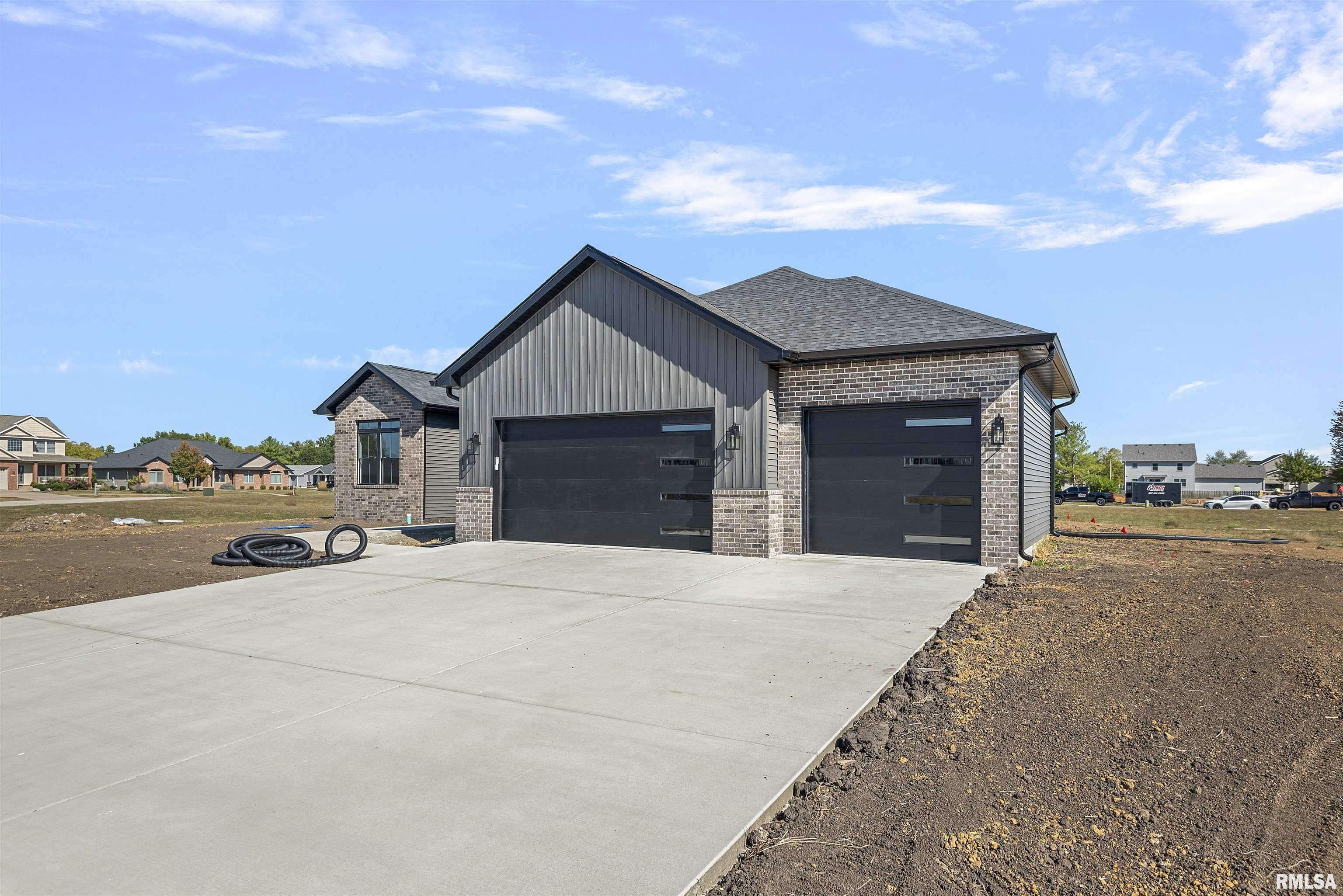 404 Sundown Lane Chatham, IL 62629 - Photo 3 of 42