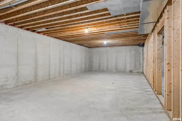 $549,900 | 404 Sundown Lane, Chatham, IL 62629