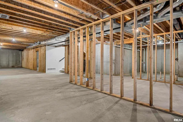 $549,900 | 404 Sundown Lane, Chatham, IL 62629