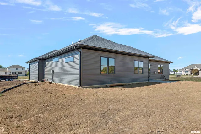 $549,900 | 404 Sundown Lane, Chatham, IL 62629