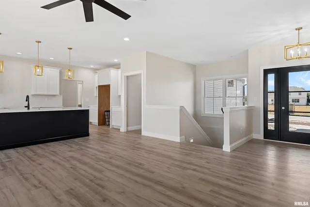 $549,900 | 404 Sundown Lane, Chatham, IL 62629