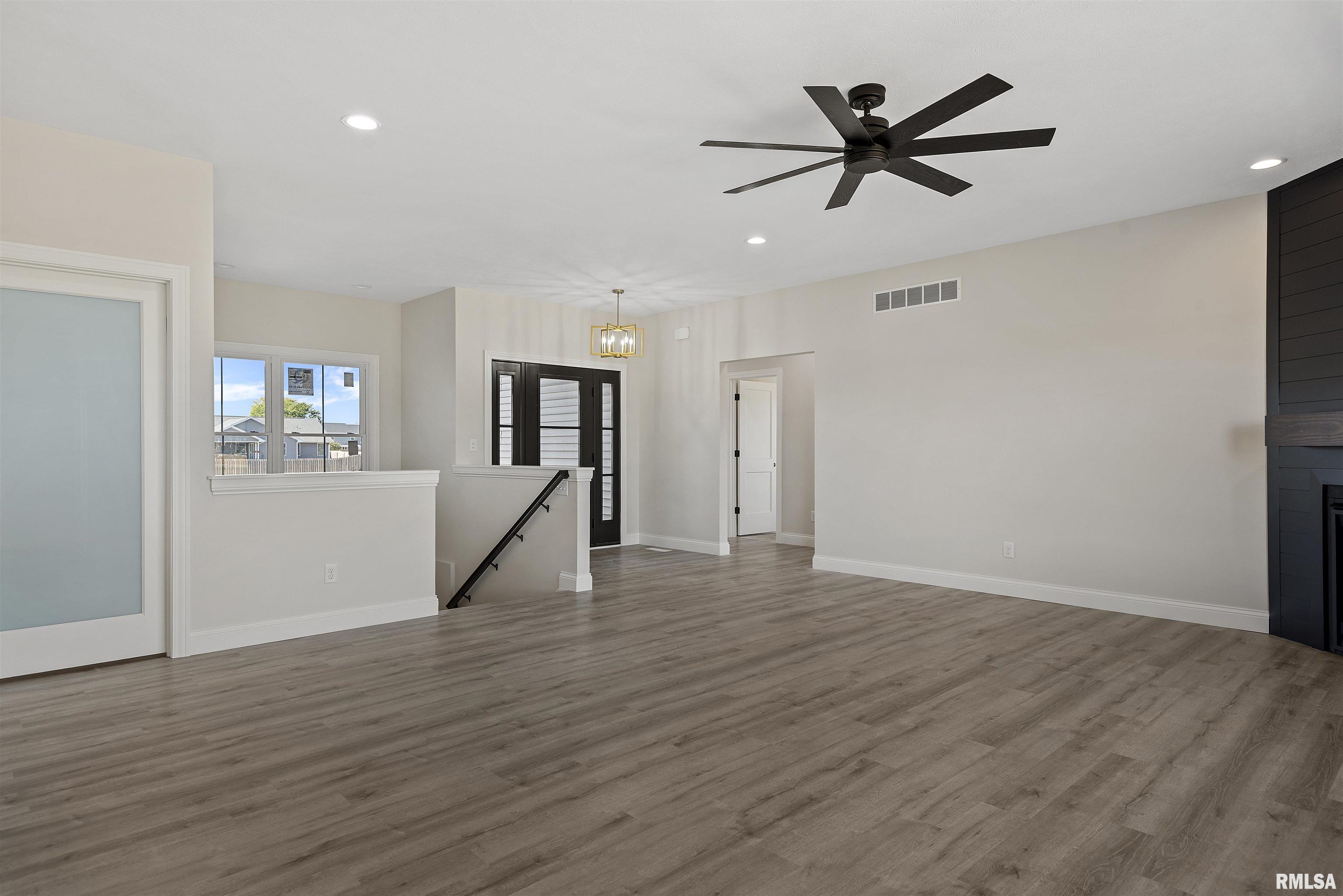 404 Sundown Lane Chatham, IL 62629 - Photo 7 of 42