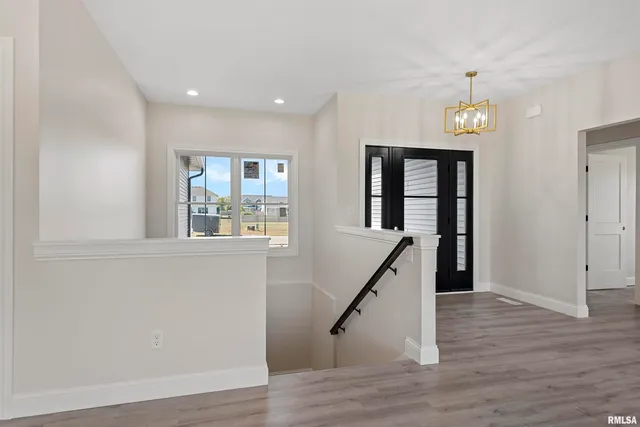 $549,900 | 404 Sundown Lane, Chatham, IL 62629