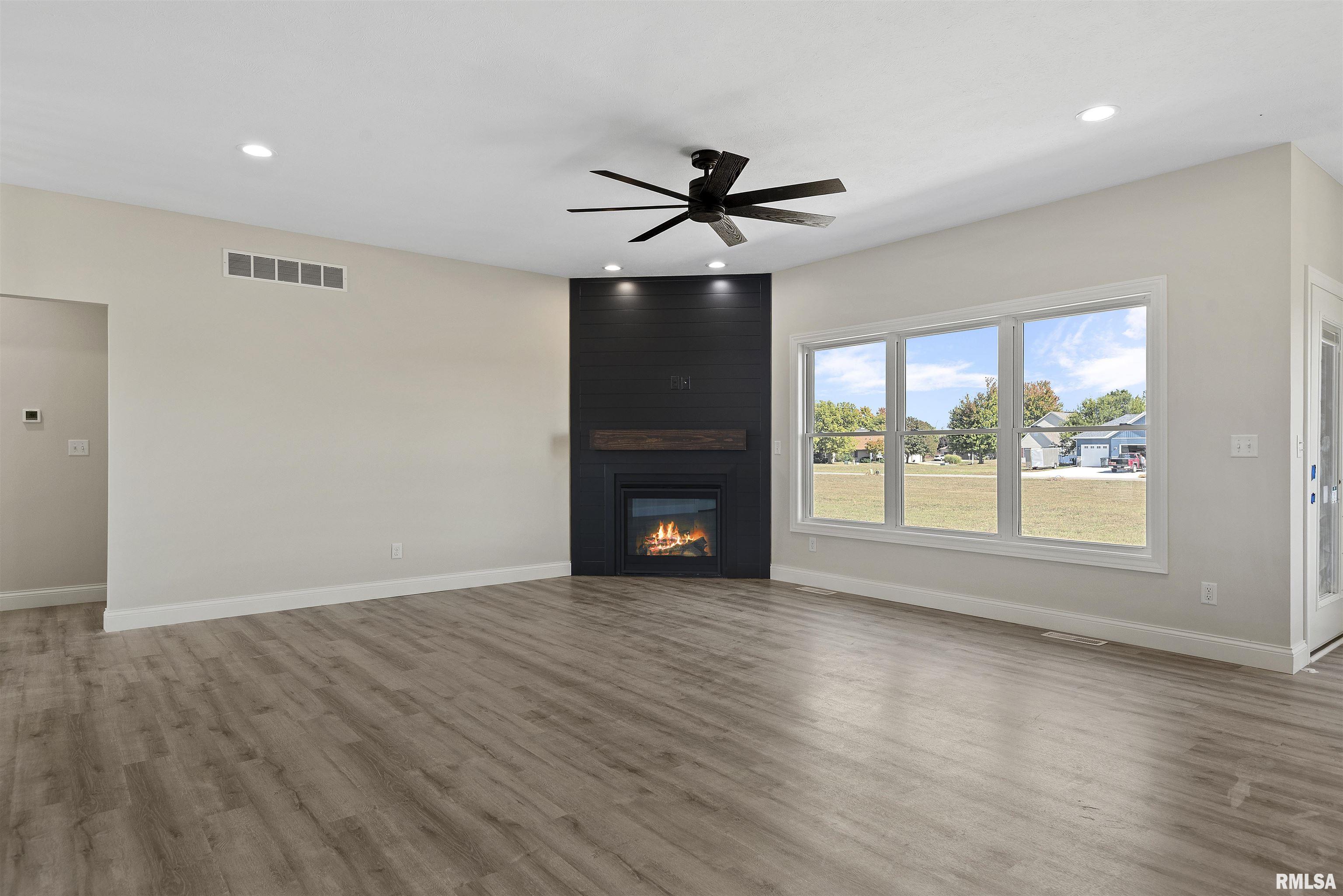 404 Sundown Lane Chatham, IL 62629 - Photo 9 of 42