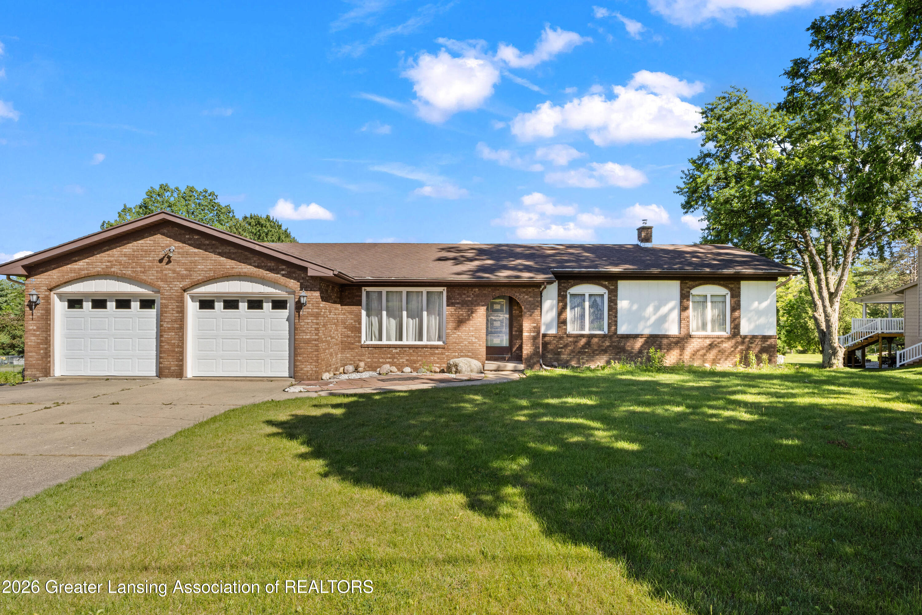 6822 Aberdeen Drive Dimondale, MI 48821 - Photo 2 of 47 IMG_2629