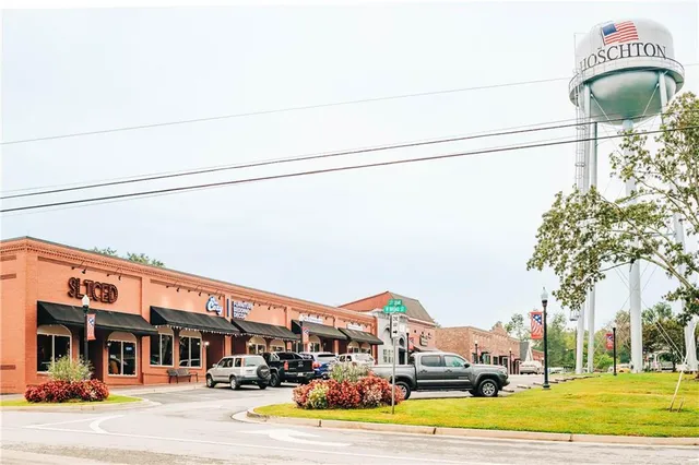 $563,405 | 165 Brandle Rose Way, Hoschton, GA 30548