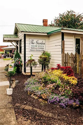 $563,405 | 165 Brandle Rose Way, Hoschton, GA 30548