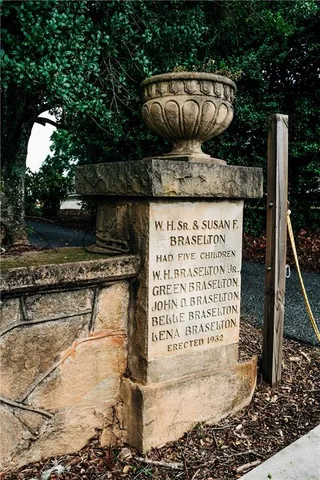 $563,405 | 165 Brandle Rose Way, Hoschton, GA 30548