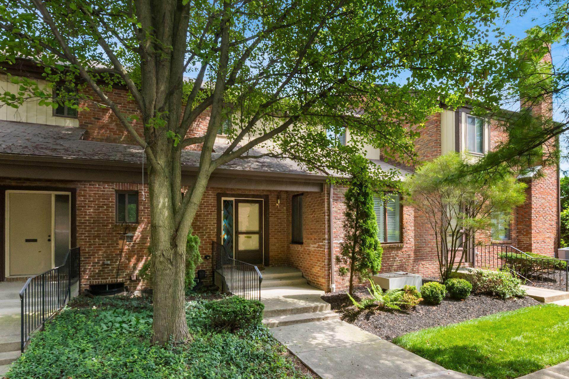 1862 Fishinger Road, Unit 3 Columbus, OH 43221 - Photo 3 of 30 Very Private
