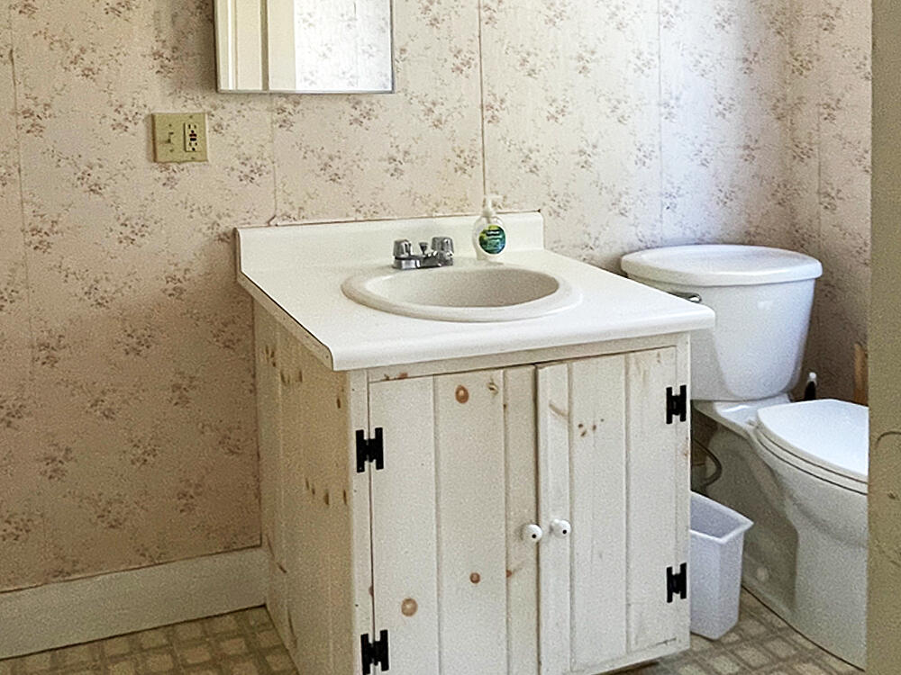 9 Blinn Road Bristol, ME 04554 - Photo 36 of 37 Upstairs Bath