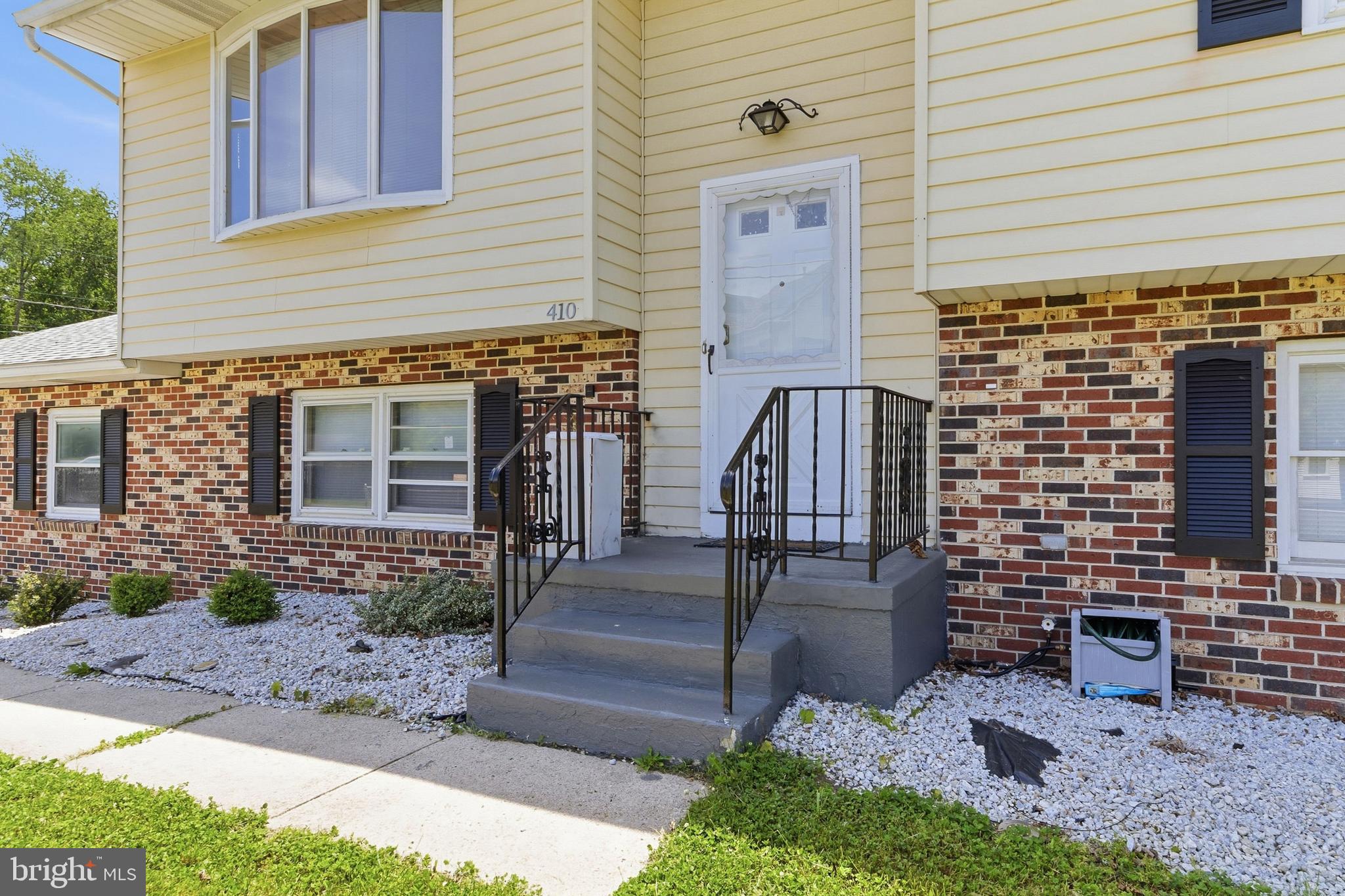 410 Lewistown Road Columbus, NJ 08022 - Photo 2 of 35
