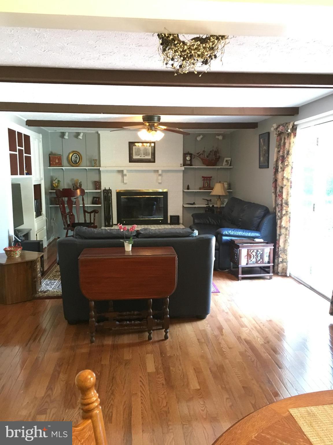7516 Candytuft Court Springfield, VA 22153 - Photo 3 of 30 Family Room