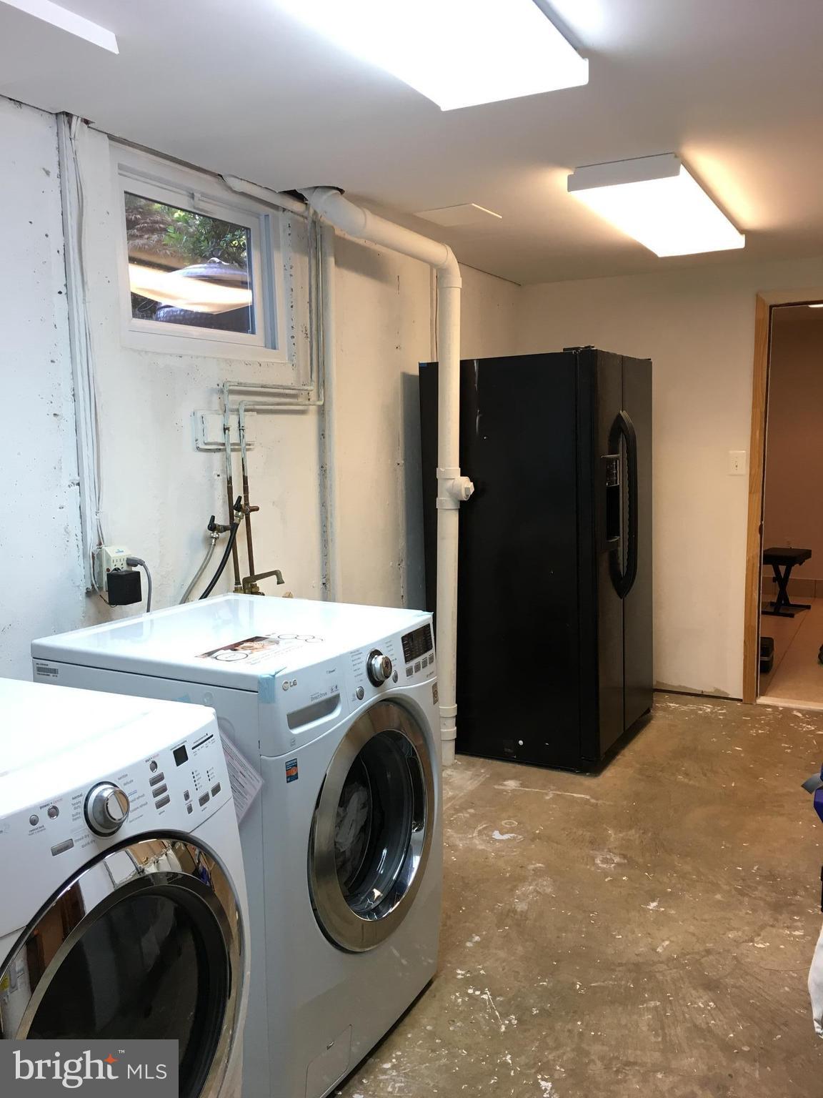 7516 Candytuft Court Springfield, VA 22153 - Photo 25 of 30 Laundry Room