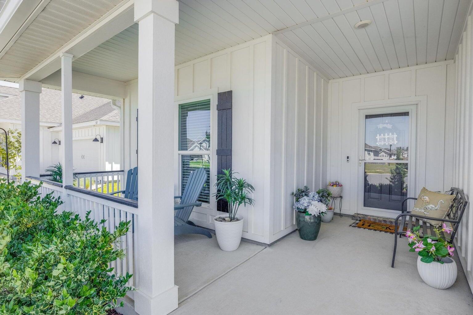 519 Mary Lou Way Crestview, FL 32539 - Photo 4 of 53 Welcome front porch.
