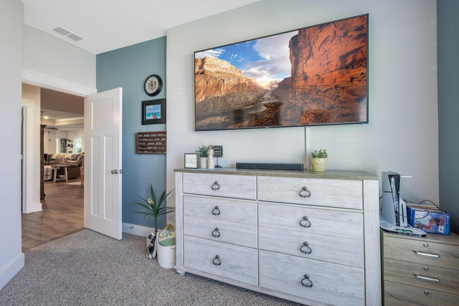 519 Mary Lou Way Crestview, FL 32539 - Photo 41 of 53 a room with cabinets