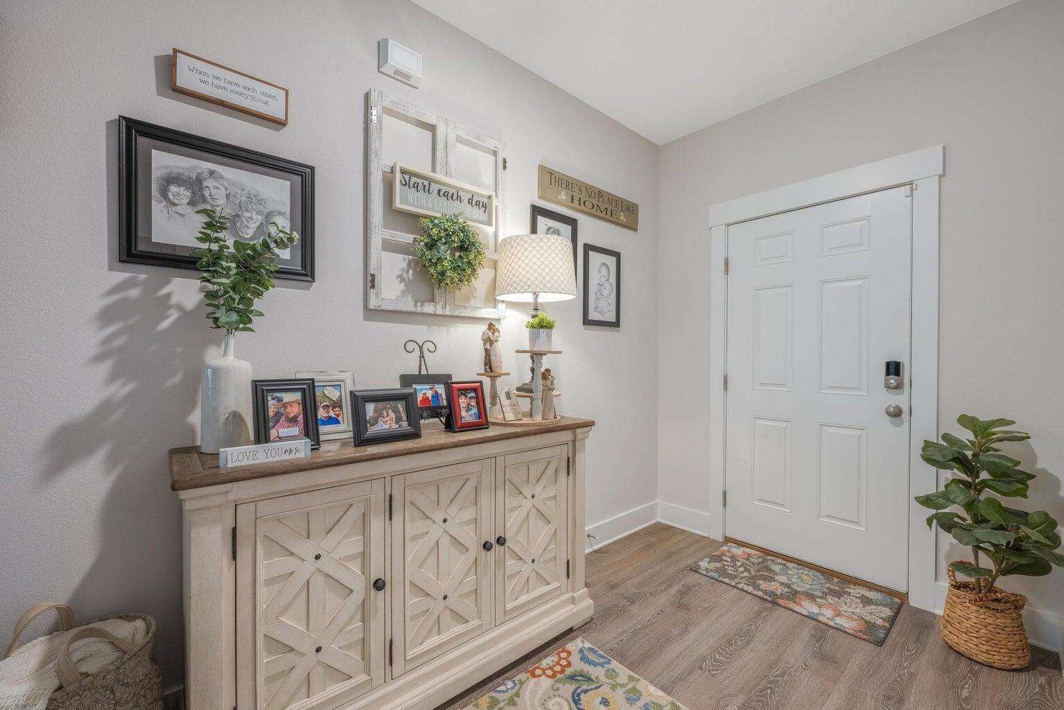 519 Mary Lou Way Crestview, FL 32539 - Photo 5 of 53 a room with furniture and flower pot