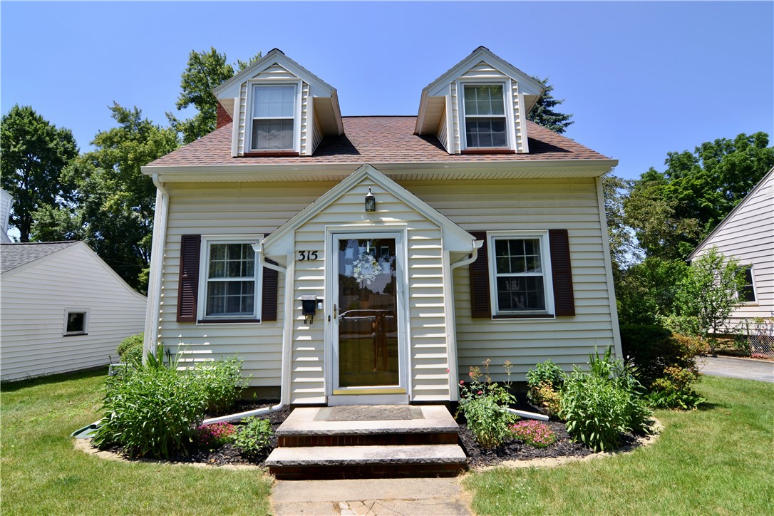 315 Walzer Road Irondequoit, NY 14622 - Photo 2 of 18