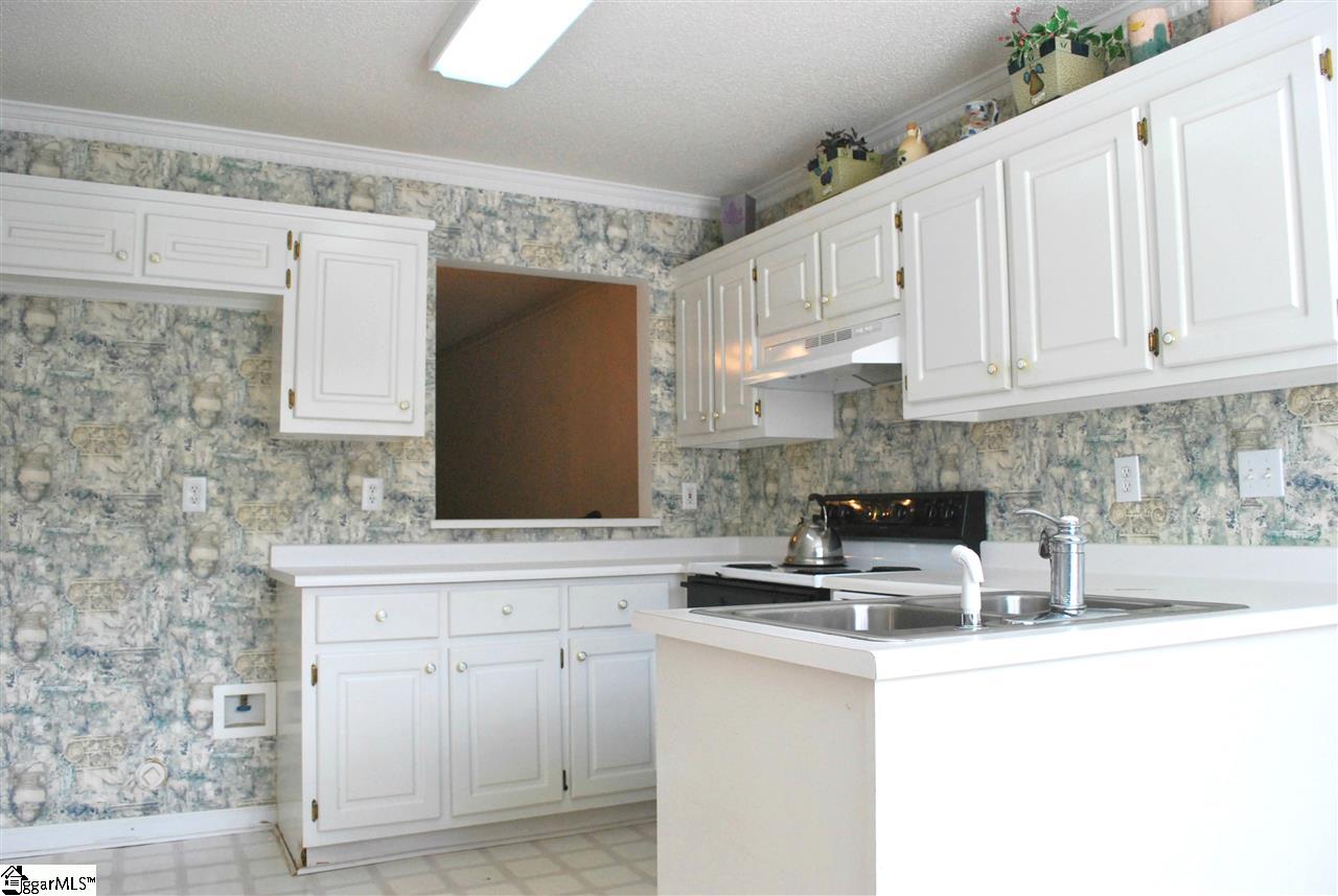 419 East Butler Road, Unit 10 Mauldin, SC 29662 - Photo 4 of 31 Gallery Image 4