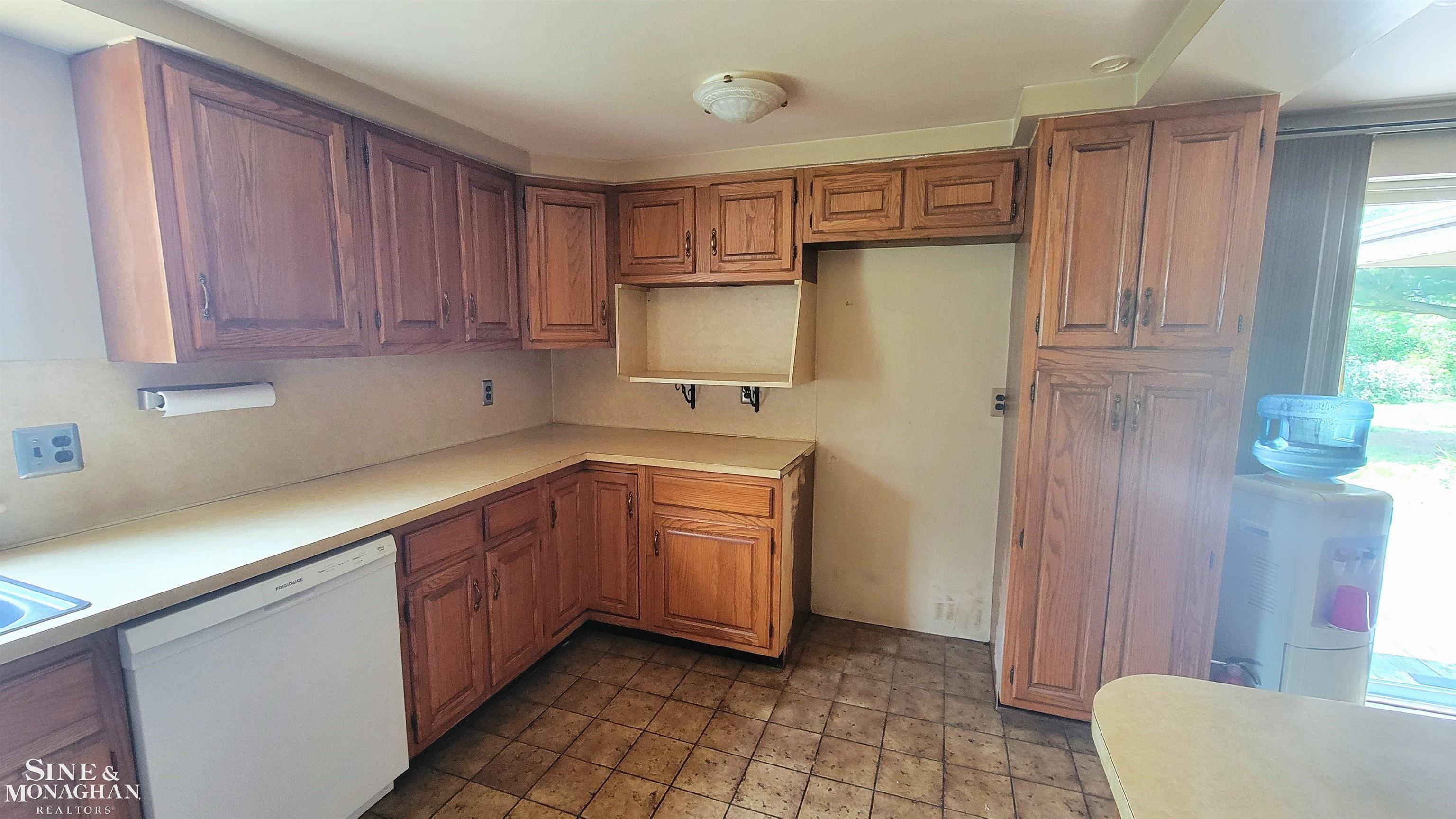543 Palms Road Goodells, MI 48027 - Photo 8 of 35