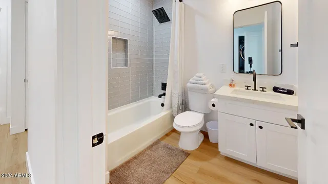 $5,000 | 5215 East Cambridge Avenue, Phoenix, AZ 85008