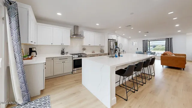 $5,000 | 5215 East Cambridge Avenue, Phoenix, AZ 85008