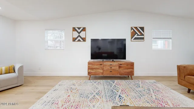 $5,000 | 5215 East Cambridge Avenue, Phoenix, AZ 85008