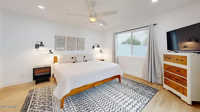 $5,000 | 5215 East Cambridge Avenue, Phoenix, AZ 85008