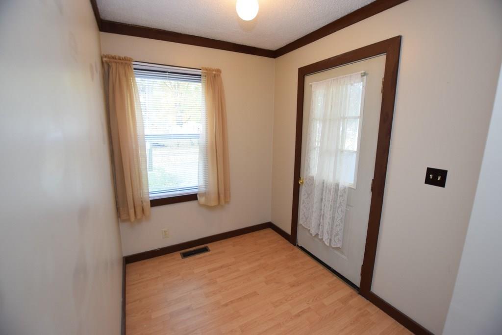 212 Indiana Avenue Pendleton, IN 46064 - Photo 3 of 18 Gallery Image 3