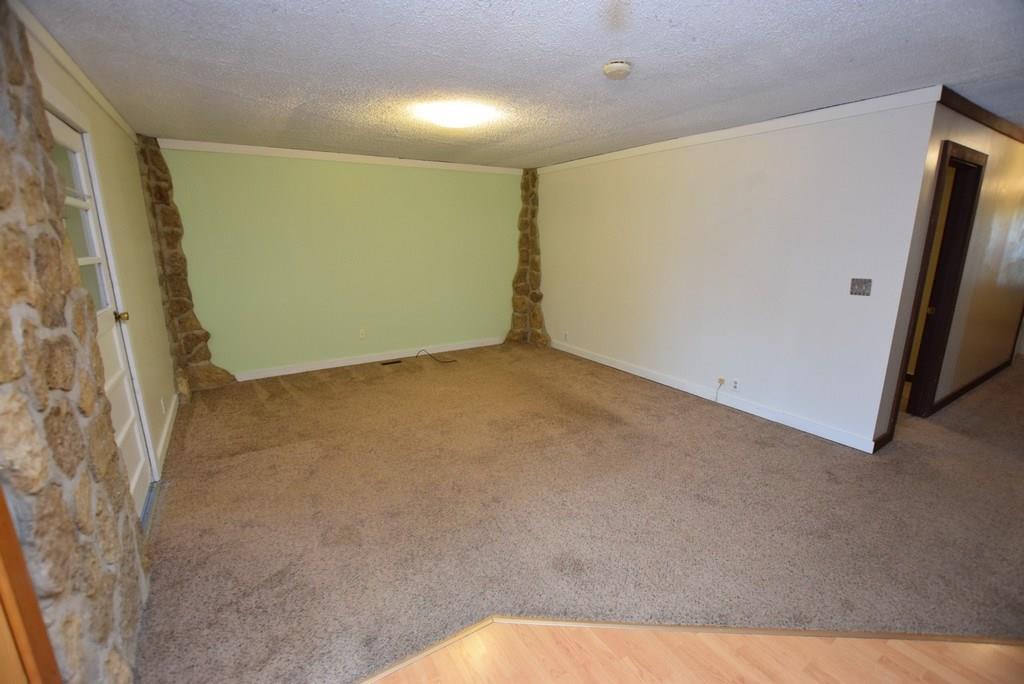 212 Indiana Avenue Pendleton, IN 46064 - Photo 5 of 18 Gallery Image 5